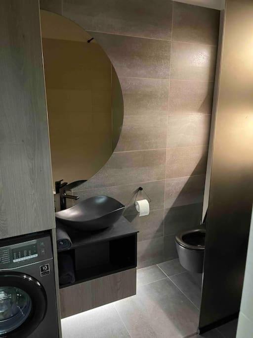 Ath Modern Homes - Luxury Apartment In The City Center Iasi Exteriör bild