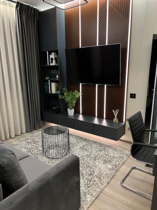 Ath Modern Homes - Luxury Apartment In The City Center Iasi Exteriör bild