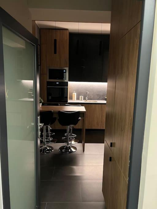 Ath Modern Homes - Luxury Apartment In The City Center Iasi Exteriör bild