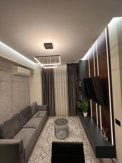 Ath Modern Homes - Luxury Apartment In The City Center Iasi Exteriör bild